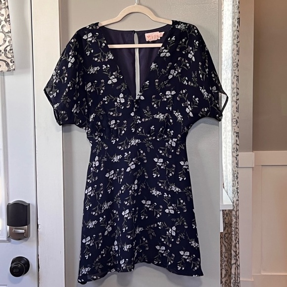 Showpo Navy Floral Button Front Mini dress size large - Picture 1 of 9